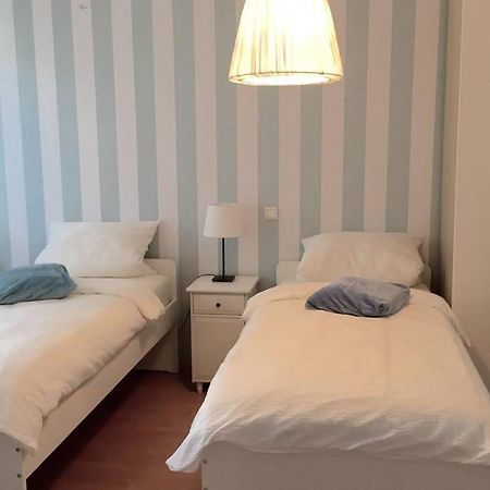 Apartment 120 Qm -3 Schlafzimmer-2 Baeder- Fuer 7 Gaeste Дюссельдорф Екстер'єр фото